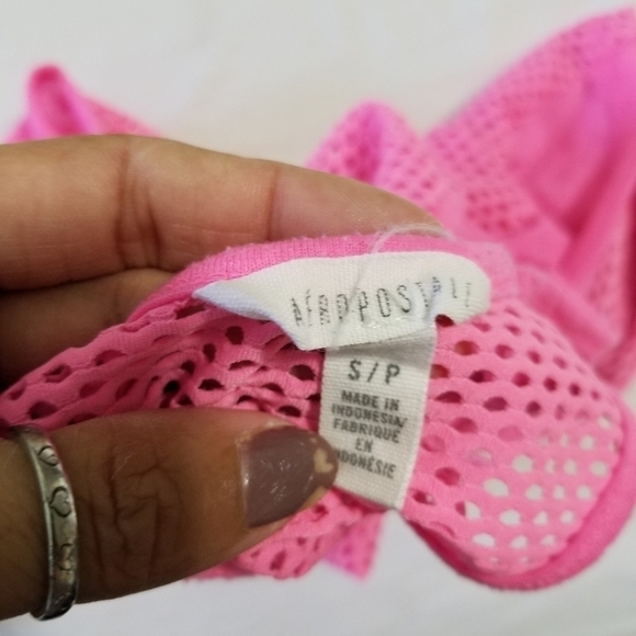 Aeropostale sport top size small. - Picture 3 of 7